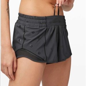 Lululemon Hotty Hot Short 2.5" Size 0 Polka Dot Logo Multi Black